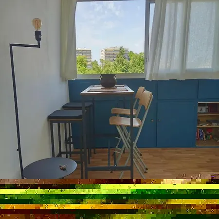 School Apartment - Your Unique Place In Prague By Metro Vysehrad Exterior photo