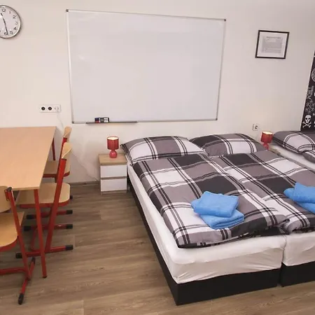 School Apartment - Your Unique Place In Prague By Metro Vysehrad Exterior photo