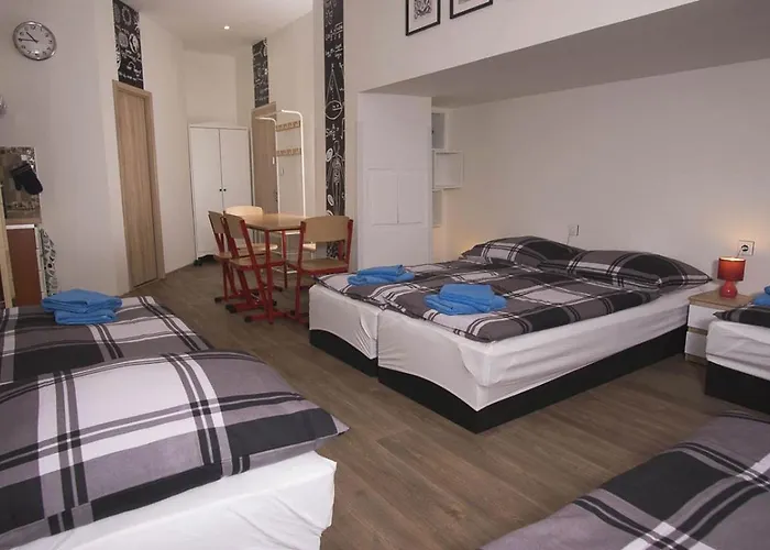 School Apartment - Your Unique Place In Prague By Metro Vysehrad